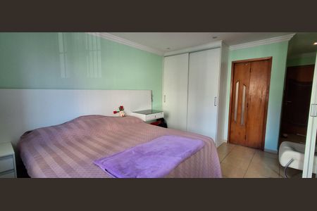 Casa à venda com 259m², 4 quartos e 2 vagasSuíte