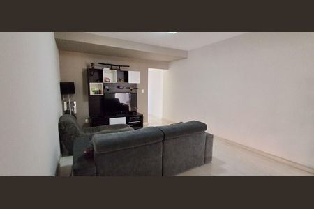 Casa à venda com 259m², 4 quartos e 2 vagasSala