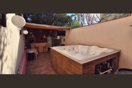 Casa à venda com 259m², 4 quartos e 2 vagasÁrea SPA