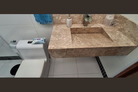 Casa à venda com 259m², 4 quartos e 2 vagasBanheiro Social