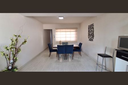Casa à venda com 259m², 4 quartos e 2 vagasCopa