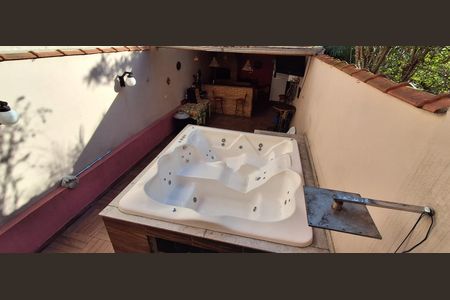 Casa à venda com 259m², 4 quartos e 2 vagasÁrea SPA