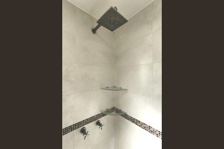 Apartamento à venda com 83m², 2 quartos e 2 vagasBanheiro da Suíte