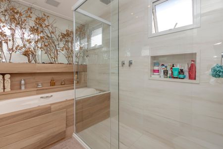 Apartamento à venda com 138m², 3 quartos e 2 vagasBanheiro da Suíte