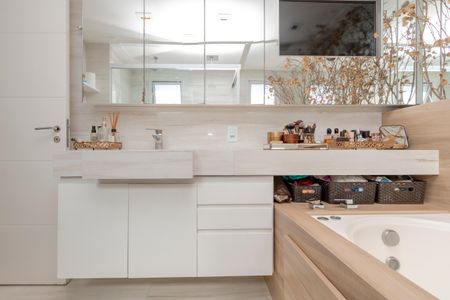 Apartamento à venda com 138m², 3 quartos e 2 vagasBanheiro da Suíte