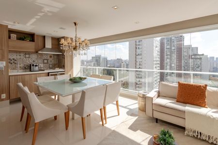 Apartamento à venda com 138m², 3 quartos e 2 vagasVaranda