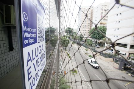 Apartamento à venda com 97m², 3 quartos e 2 vagasPlaquinha