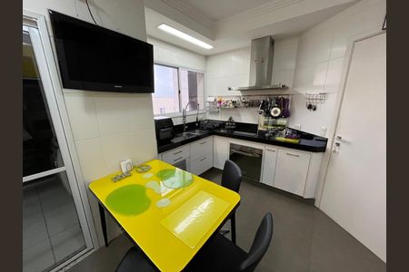 Apartamento à venda com 156m², 3 quartos e 3 vagasCozinha