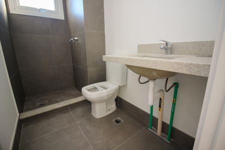 Apartamento para alugar com 67m², 2 quartos e 2 vagas Apartamento para alugar com 67m², 2 quartos e 2 vagasBanheiro da Suíte