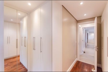 Apartamento à venda com 135m², 3 quartos e 3 vagasSuíte 2