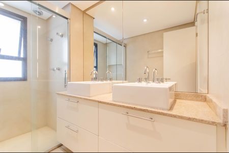 Apartamento à venda com 135m², 3 quartos e 3 vagasBanheiro da Suíte 2