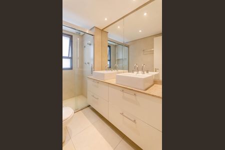 Apartamento à venda com 135m², 3 quartos e 3 vagasBanheiro da Suíte 2