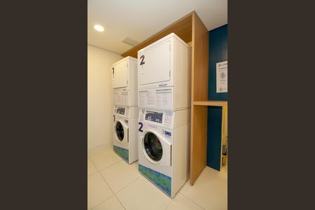 Apartamento à venda com 75m², 2 quartos e 1 vagaÁrea Comum - Lavanderia