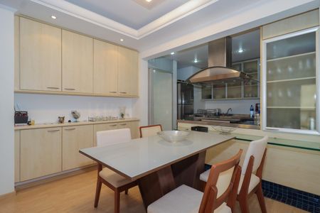 Apartamento para alugar com 80m², 2 quartos e 2 vagasSala