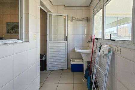 Apartamento para alugar com 130m², 3 quartos e 2 vagas Apartamento para alugar com 130m², 3 quartos e 2 vagasÁrea de serviço