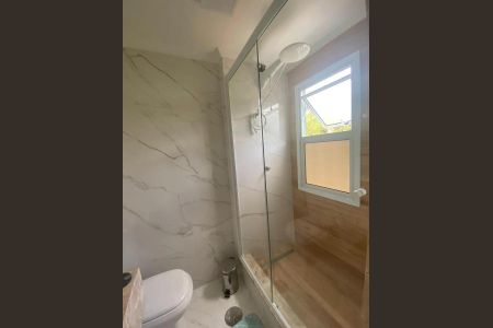 Casa de condomínio à venda com 225m², 4 quartos e 2 vagasBanheiro 