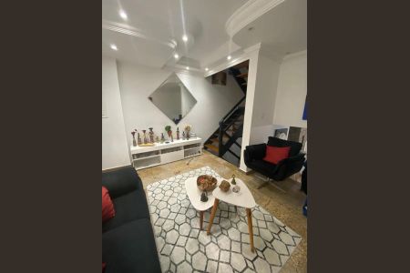 Casa de condomínio à venda com 225m², 4 quartos e 2 vagasSala