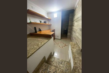 Casa de condomínio à venda com 225m², 4 quartos e 2 vagasEscritório 