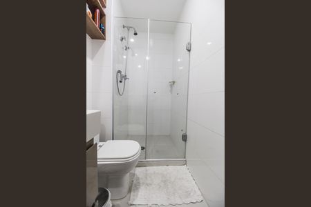 Apartamento à venda com 74m², 2 quartos e 2 vagasBanheiro da Suíte