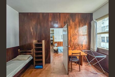 Apartamento à venda com 58m², 1 quarto e sem vagaSala/Quarto