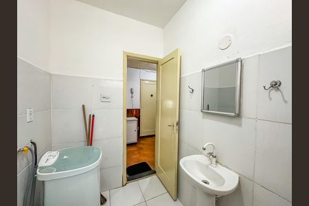 Apartamento à venda com 58m², 1 quarto e sem vagaBanheiro Social