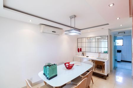 Casa para alugar com 240m², 2 quartos e 2 vagasSala