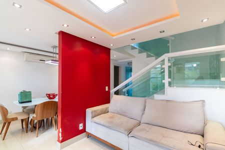 Casa para alugar com 240m², 2 quartos e 2 vagasSala