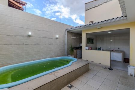 Casa para alugar com 240m², 2 quartos e 2 vagasQuintal