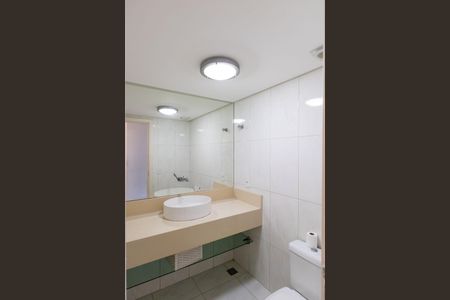 Casa para alugar com 240m², 2 quartos e 2 vagasBanheiro Social