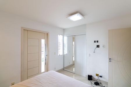 Casa para alugar com 240m², 2 quartos e 2 vagasSuíte 2