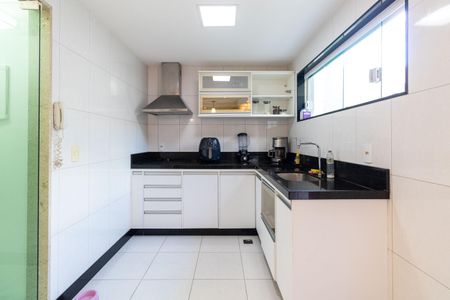 Casa para alugar com 240m², 2 quartos e 2 vagasCozinha