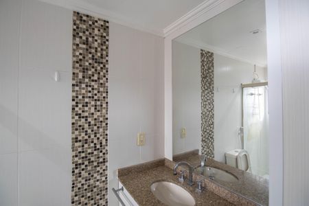 Apartamento à venda com 271m², 3 quartos e 4 vagas Apartamento à venda com 271m², 3 quartos e 4 vagasBanheiro da Suíte 2