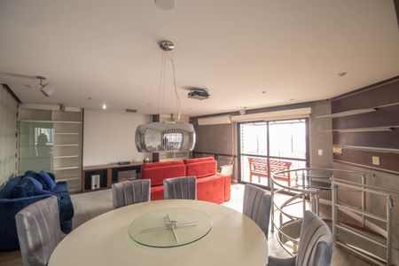 Apartamento à venda com 271m², 3 quartos e 4 vagas Apartamento à venda com 271m², 3 quartos e 4 vagasSala 2