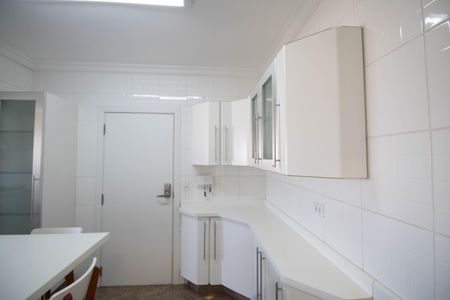 Apartamento à venda com 271m², 3 quartos e 4 vagas Apartamento à venda com 271m², 3 quartos e 4 vagasCopa 2