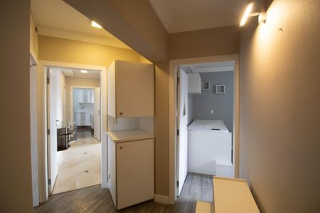 Apartamento à venda com 271m², 3 quartos e 4 vagas Apartamento à venda com 271m², 3 quartos e 4 vagasHall