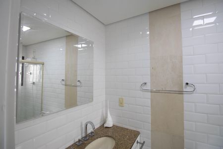Apartamento à venda com 271m², 3 quartos e 4 vagas Apartamento à venda com 271m², 3 quartos e 4 vagasBanheiro da Suíte 1