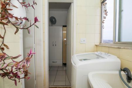 Apartamento à venda com 66m², 2 quartos e 1 vagaÁrea de Serviço