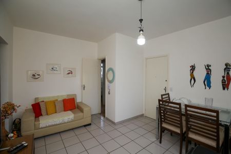 Apartamento à venda com 66m², 2 quartos e 1 vagaSala