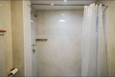 Apartamento para alugar com 103m², 3 quartos e sem vaga Apartamento para alugar com 103m², 3 quartos e sem vagaBanheiro da suíte