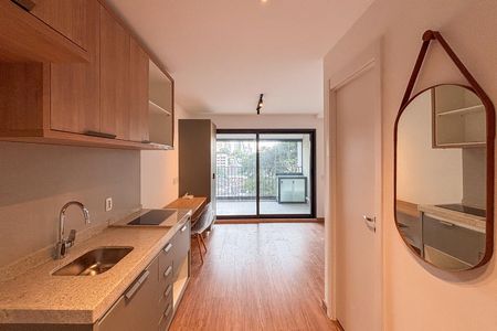 Studio para alugar com 28m², 1 quarto e sem vaga Studio para alugar com 28m², 1 quarto e sem vagaStudio