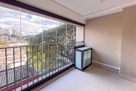 Studio para alugar com 28m², 1 quarto e sem vaga Studio para alugar com 28m², 1 quarto e sem vagaVaranda