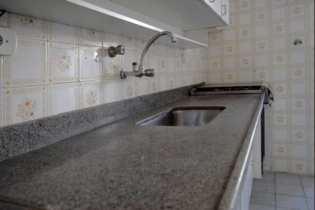 Apartamento à venda com 74m², 2 quartos e 2 vagasCozinha
