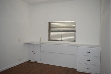 Apartamento à venda com 74m², 2 quartos e 2 vagasQuarto 2