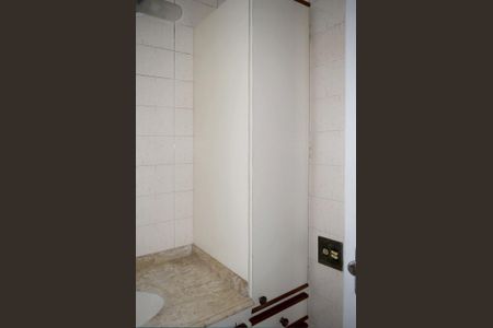 Apartamento à venda com 74m², 2 quartos e 2 vagasBanheiro