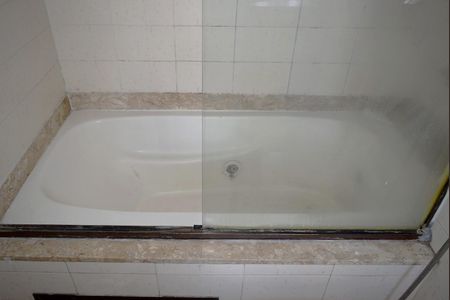 Apartamento à venda com 74m², 2 quartos e 2 vagasBanheiro