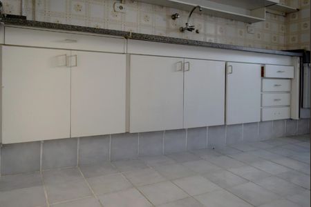 Apartamento à venda com 74m², 2 quartos e 2 vagasCozinha