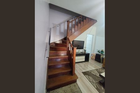 Casa à venda com 120m², 2 quartos e 2 vagasSala