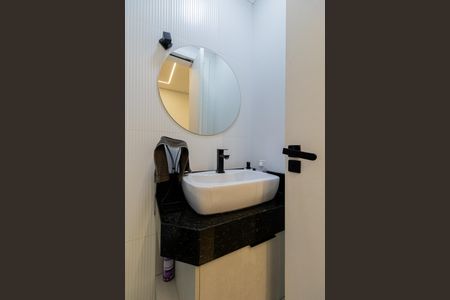 Casa à venda com 144m², 3 quartos e 2 vagasLavabo