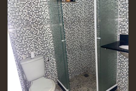 Apartamento à venda com 70m², 2 quartos e sem vaga Apartamento à venda com 70m², 2 quartos e sem vagaBanheiro Social