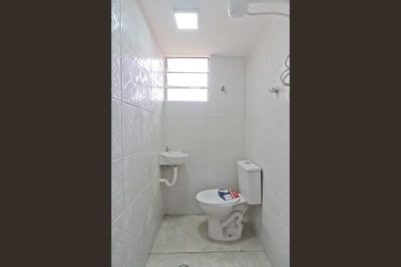 Casa para alugar com 50m², 1 quarto e sem vaga Casa para alugar com 50m², 1 quarto e sem vagaBanheiro